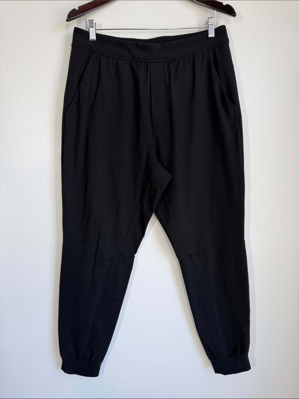 Lululemon Intent Jogger in Black - Size L